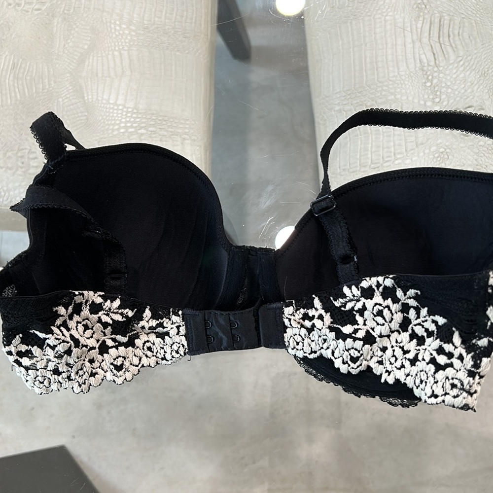 Wacoal underwire bra lined cups - Picture 2 of 4